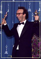 Ambassador of love and life - Roberto Benigni displays his new awards - photo from Academy Awards site